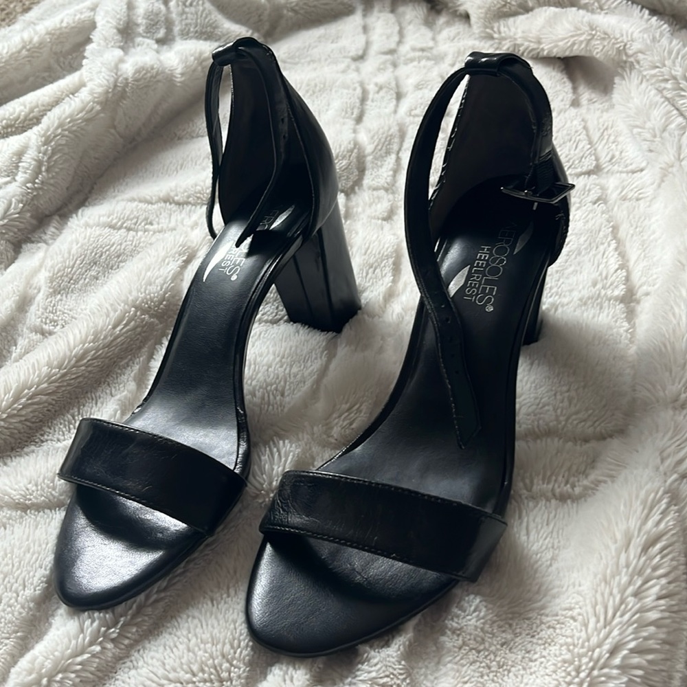 Aerosoles black high heels